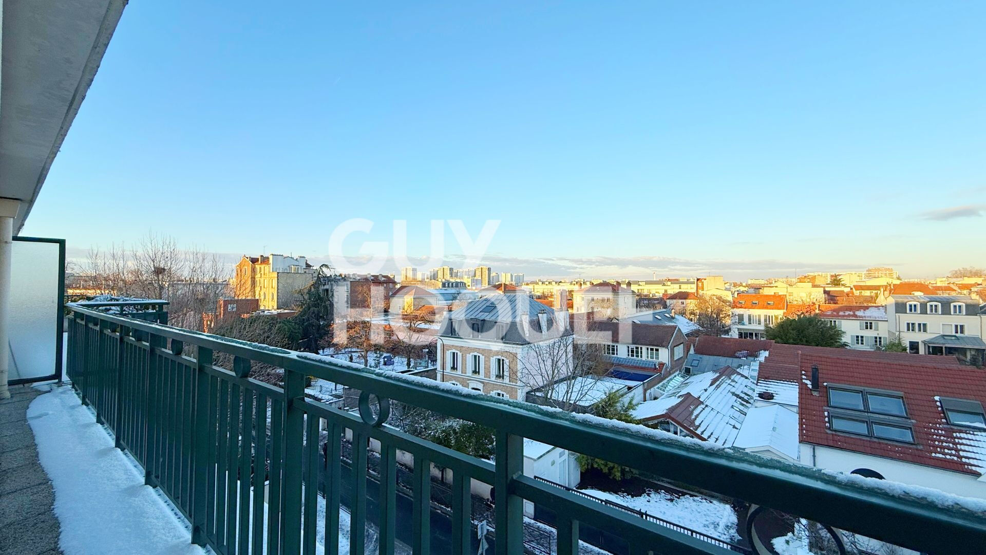 2P MEUBLE - CENTRE VILLE  - PARKING