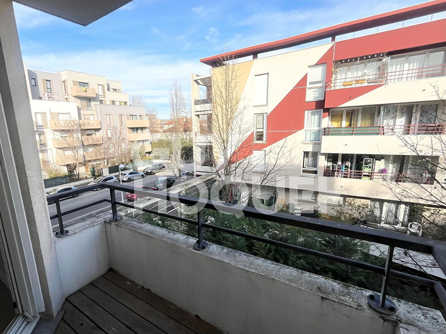 À vendre 2 pièces lumineux avec balcon, parking et accès rapide A86