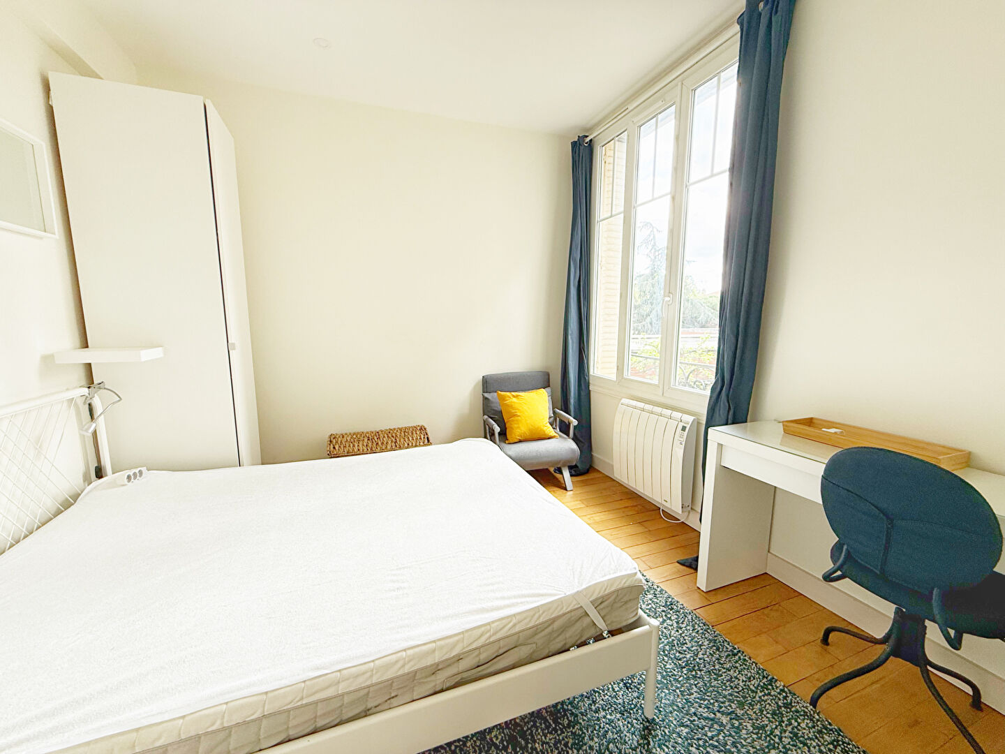 BEAU F2 MEUBLE-29.81m²- NANTERRE-