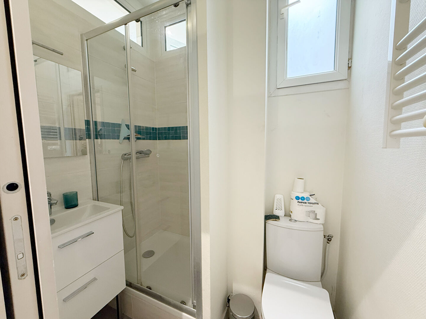 BEAU F2 MEUBLE-29.81m²- NANTERRE-