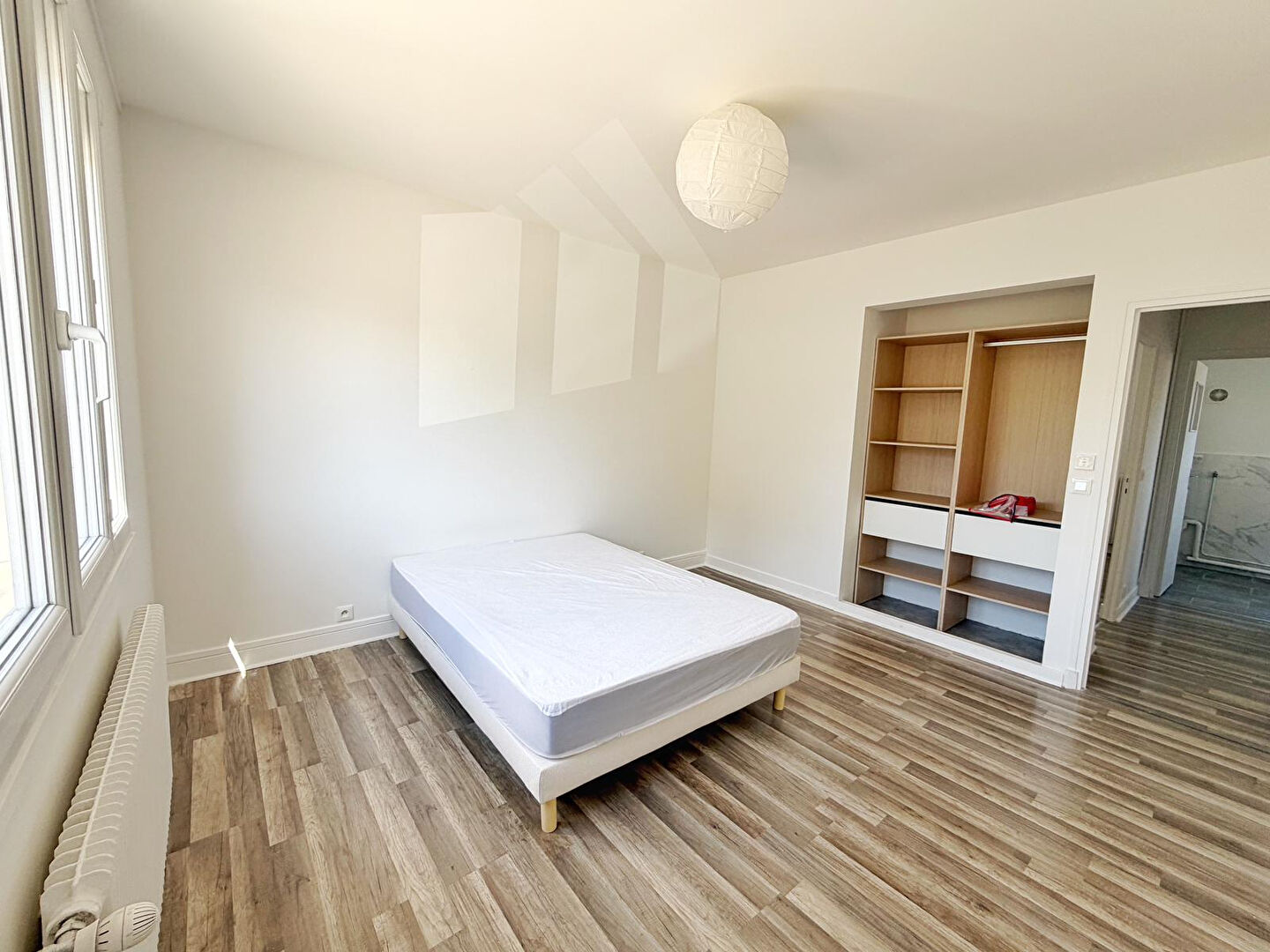TROIS PIECES- NANTERRE CENTRE