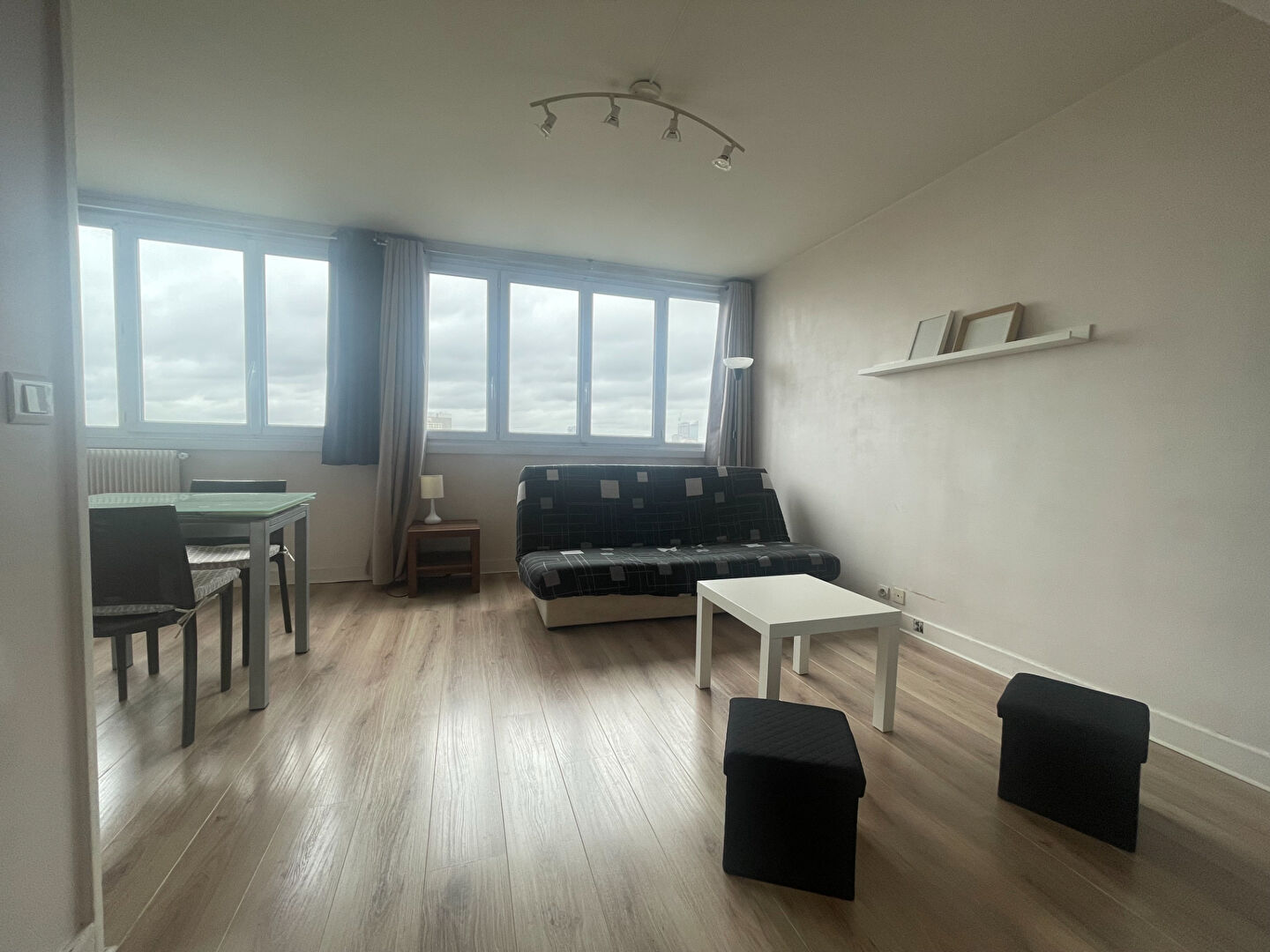 STUDIO MEUBLE PLACE DE LA BOULE