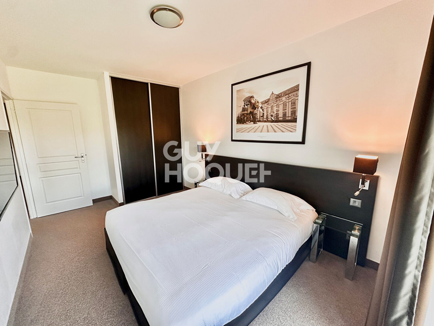 Investissement locatif sécurisé  T2 de 50m2 meublé avec terrasse et services 4 étoiles