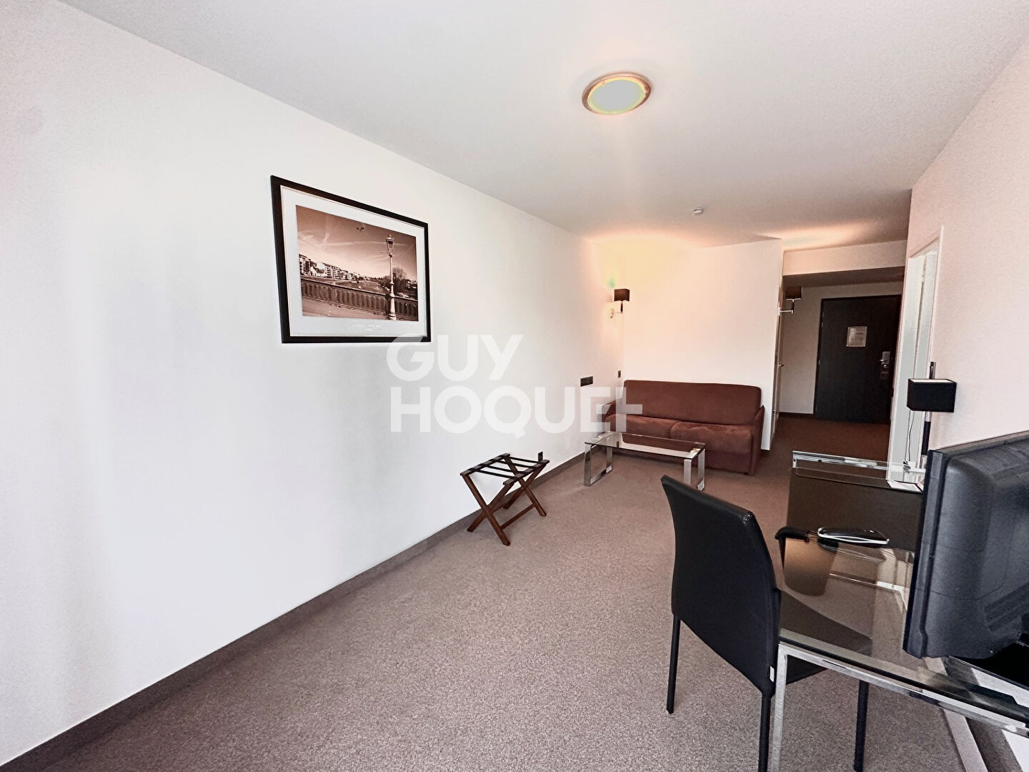 Investissement locatif sécurisé  T2 de 50m2 meublé avec terrasse et services 4 étoiles