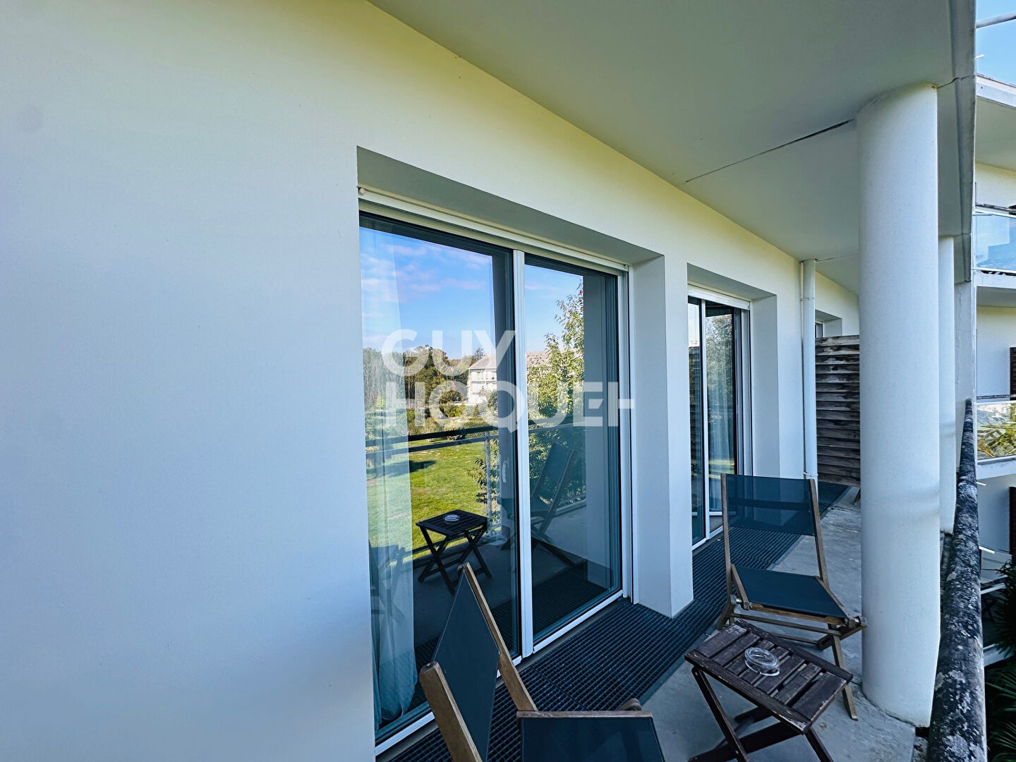 Investissement locatif sécurisé  T2 de 50m2 meublé avec terrasse et services 4 étoiles