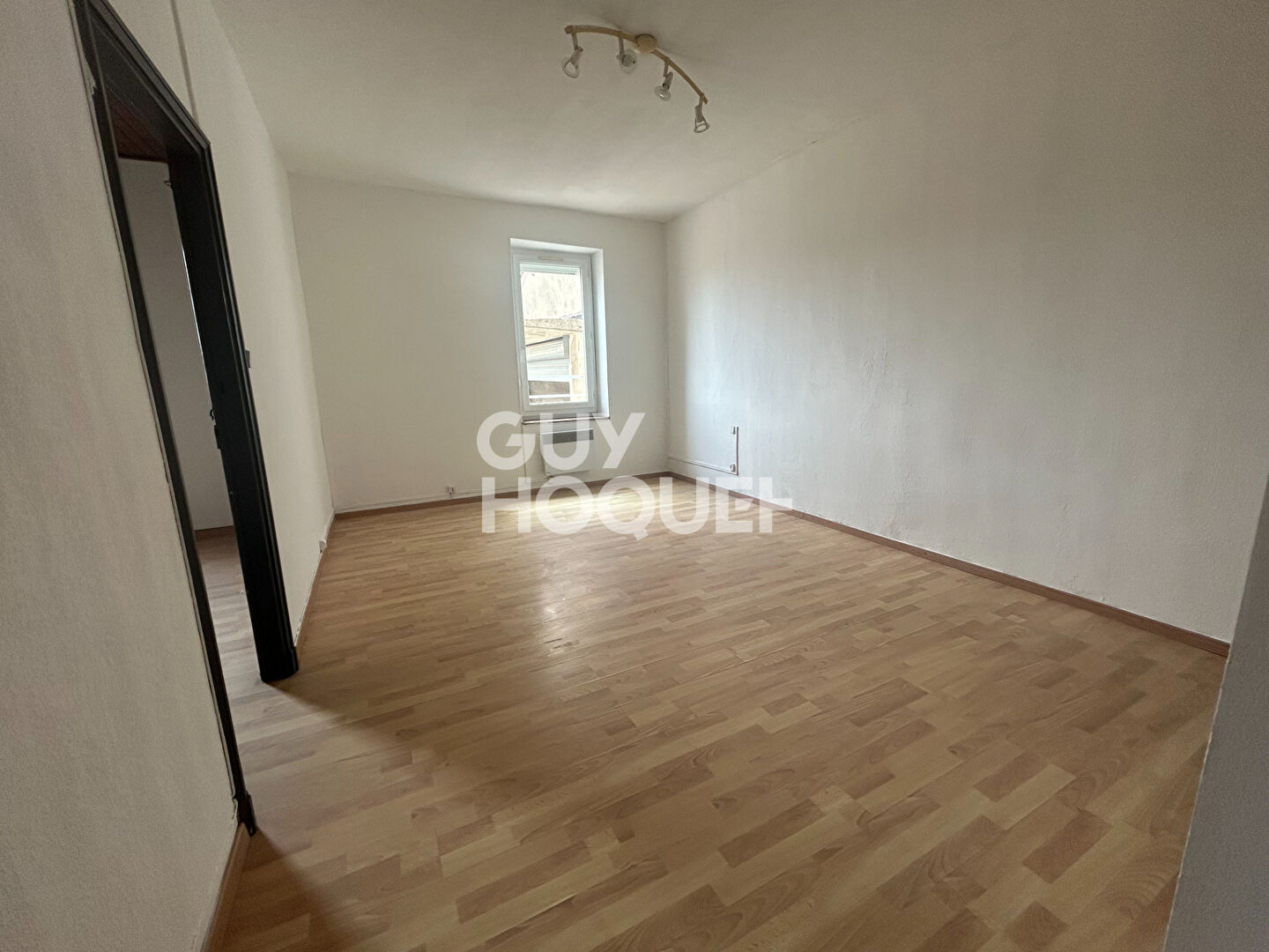 Appartement T3 (90 m²) en location à HOMPS