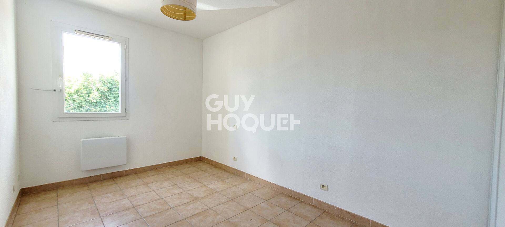 Appartement T3 avec terrasse et parking privatif en location à NARBONNE