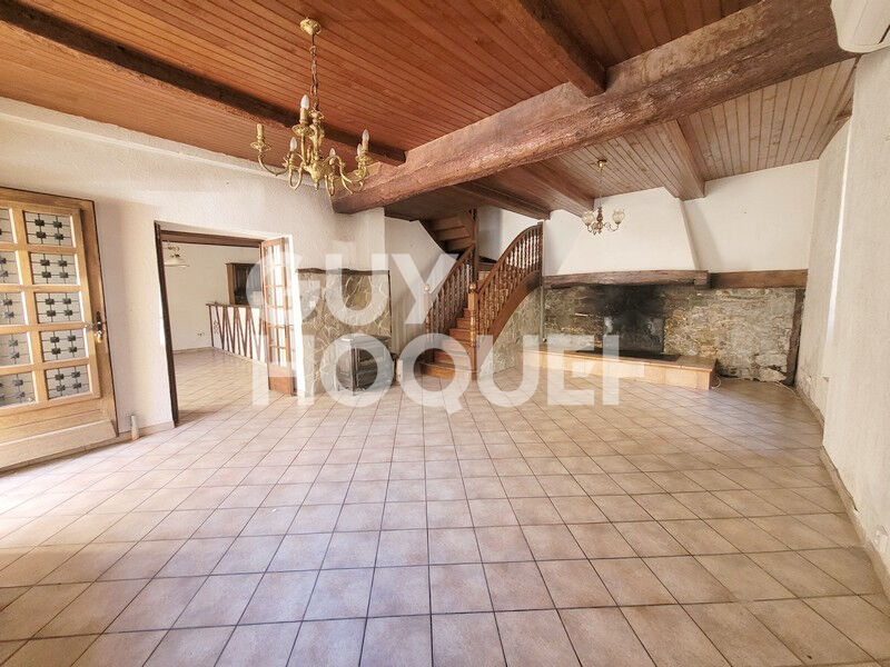 Charmante maison de 7 pieces à AZILLANET