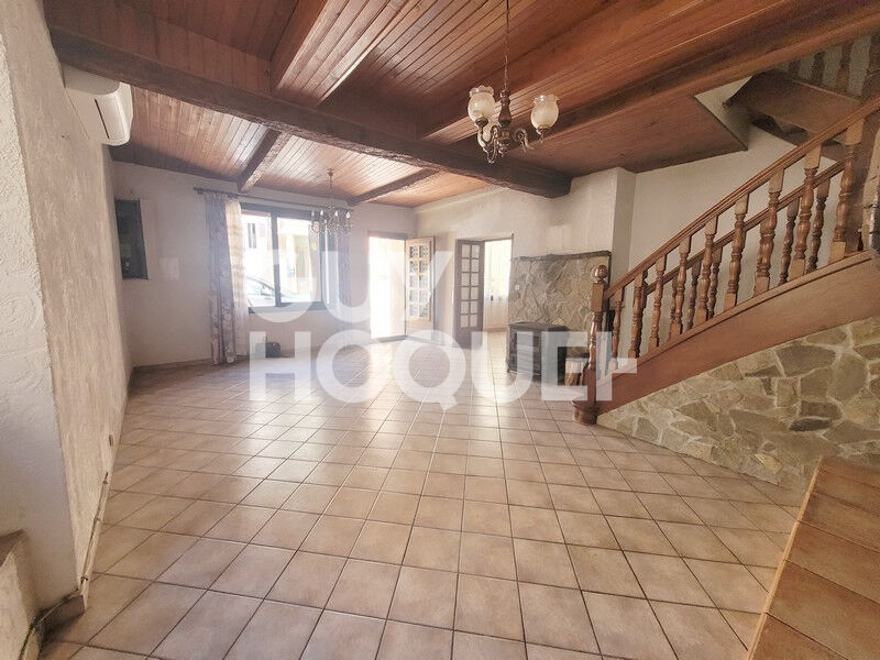 Charmante maison de 7 pieces à AZILLANET