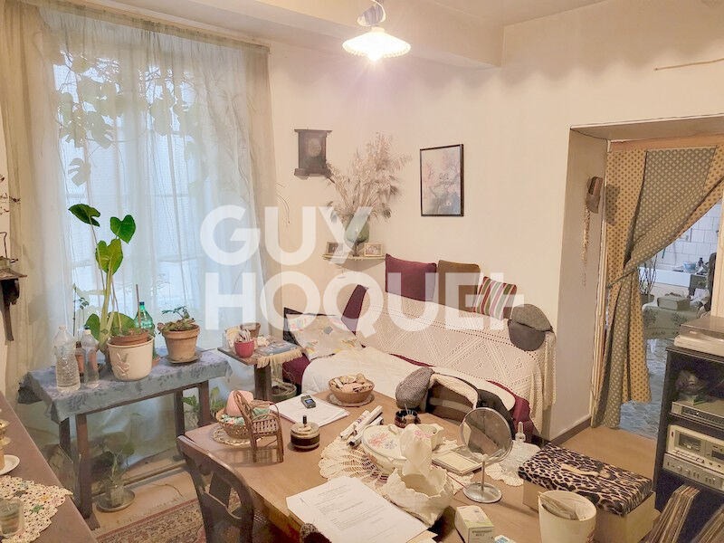 A vendre : Maison ancienne 8 pièces au calme à AZILLANET