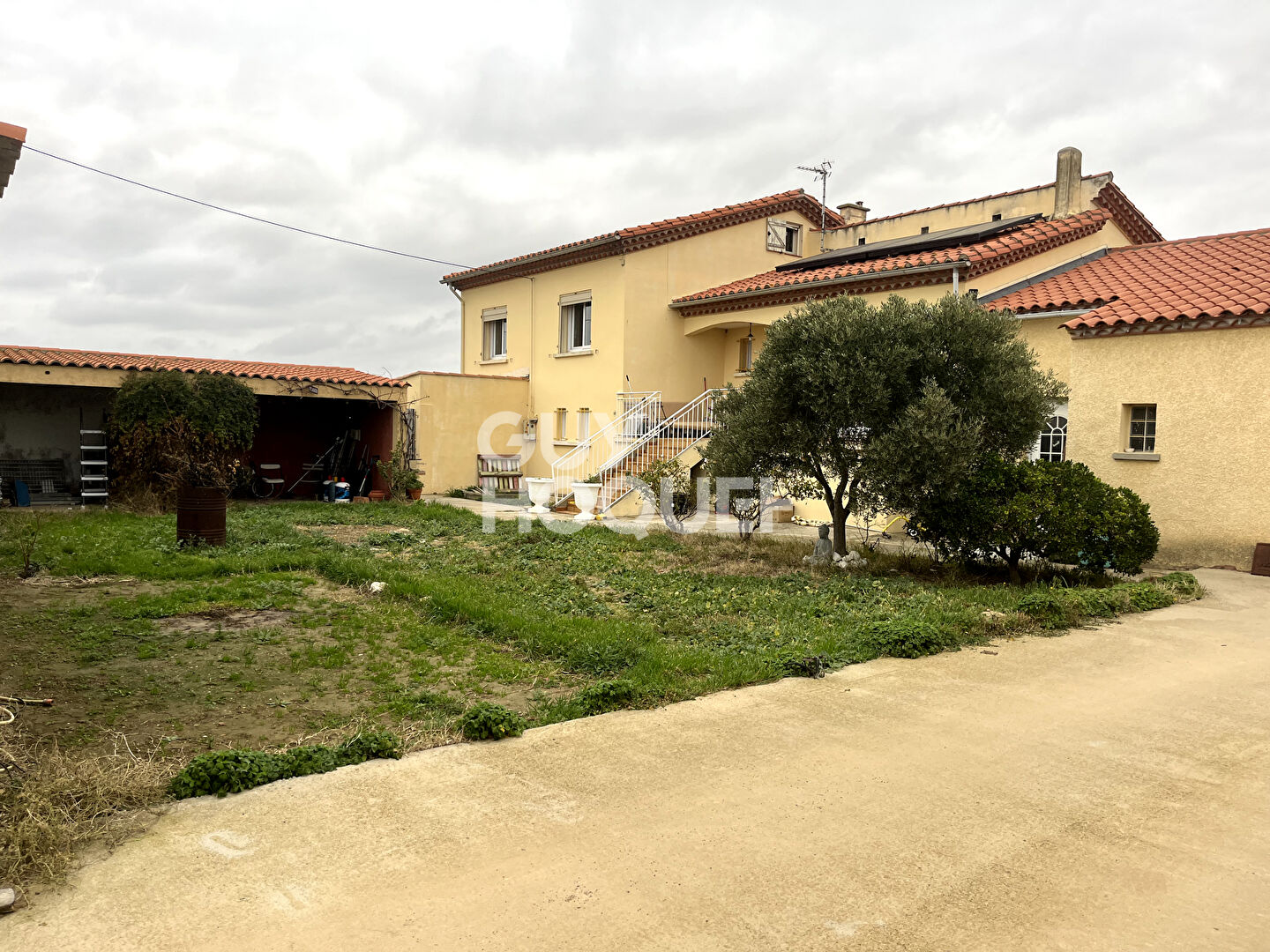 EXCLUSIVITÉ - DOMAINE UNIQUE AU COEUR DES VIGNES ENTRE NARBONNE ET GRUISSAN