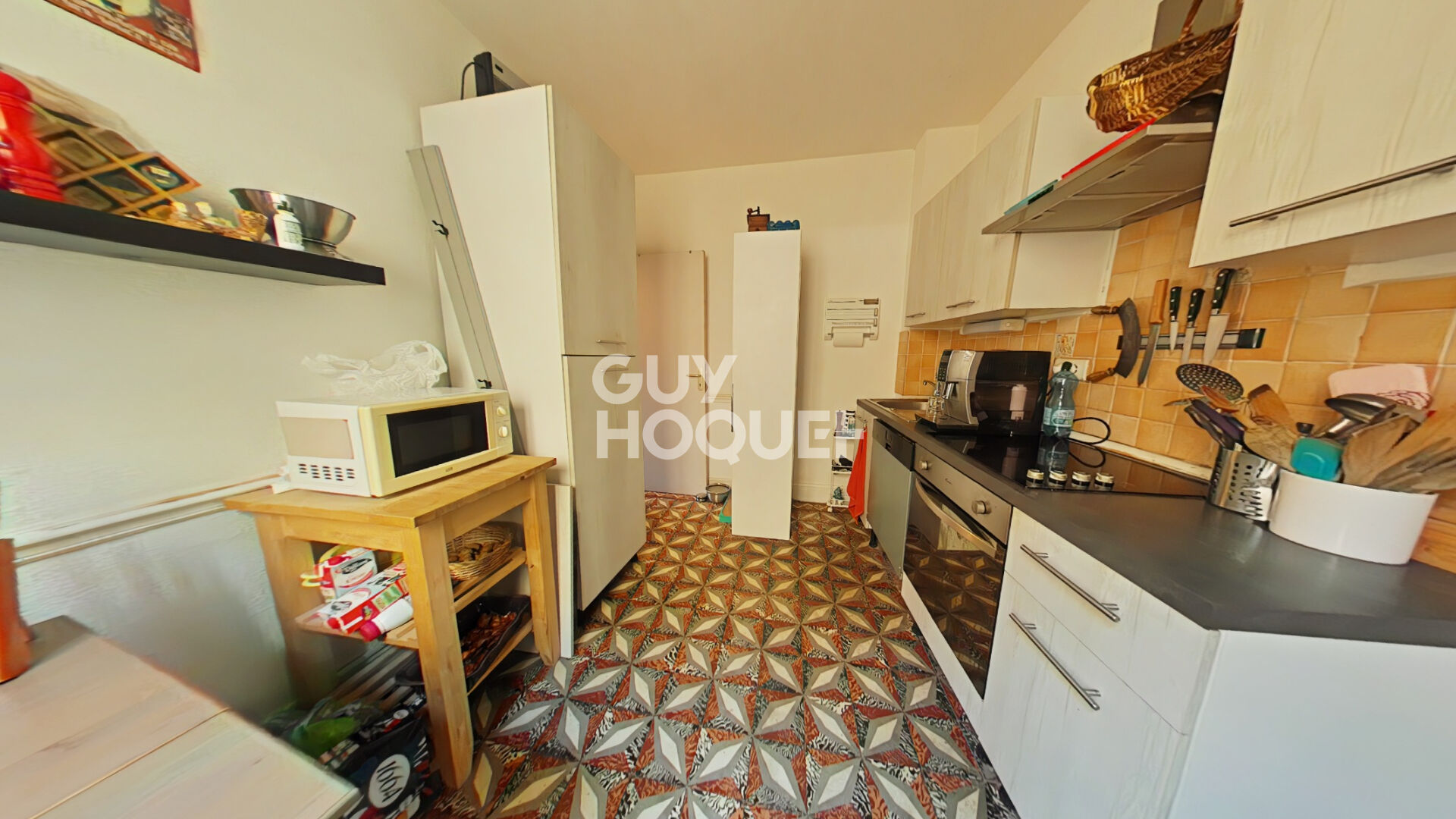 À Vendre : Charmante Maison de Ville avec Studio