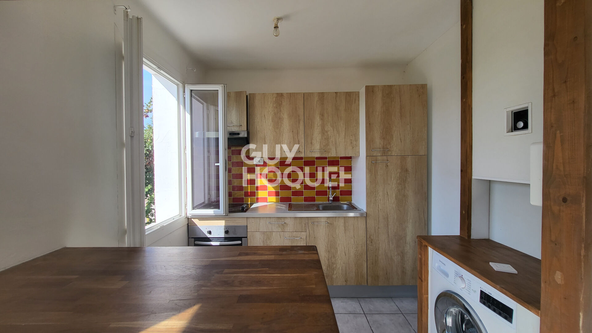 LOCATION : appartement 1 pièce (31 m²) à LEZIGNAN CORBIERES