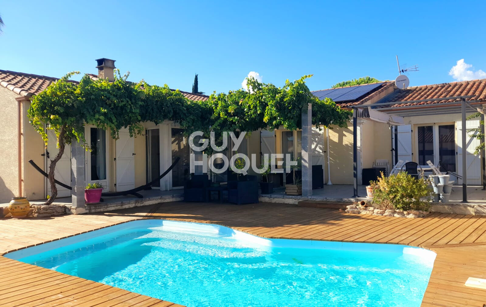 Villa Plain-Pied Moderne de 146 m² avec Piscine et Dépendance