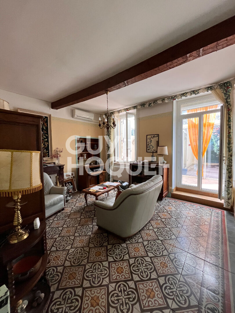 Maison à vendre à HOMPS - 7 pièces, 5 chambres, bon état