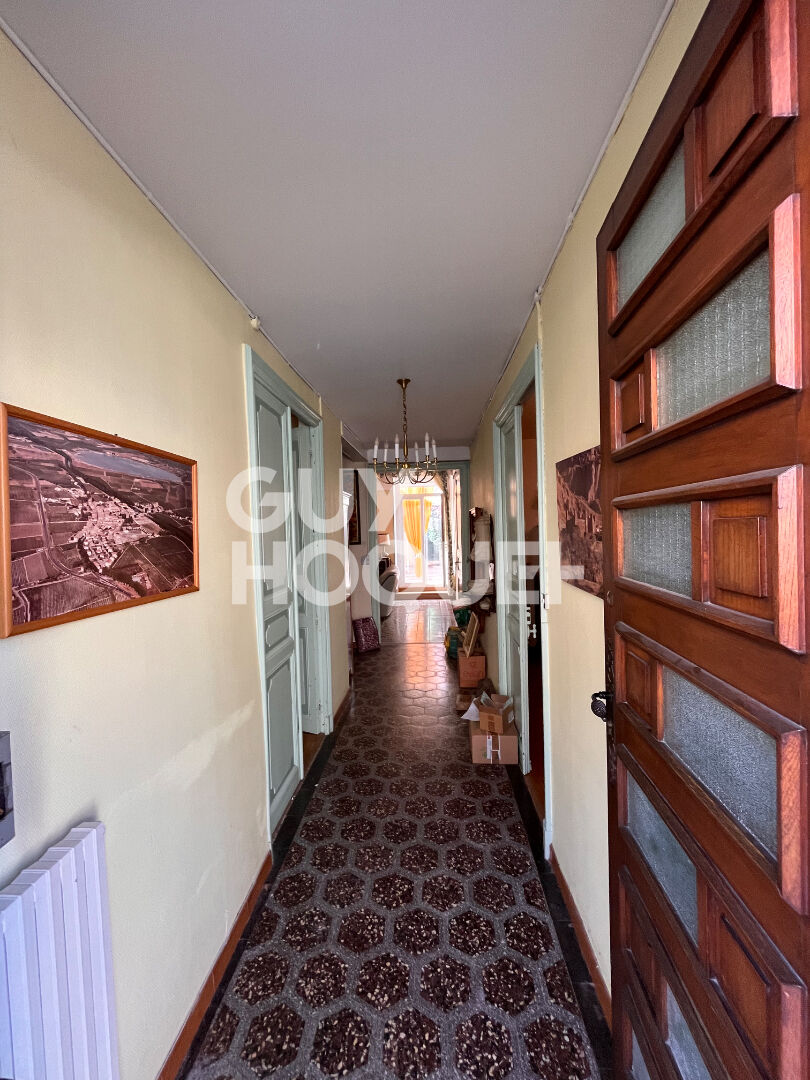 Maison à vendre à HOMPS - 7 pièces, 5 chambres, bon état
