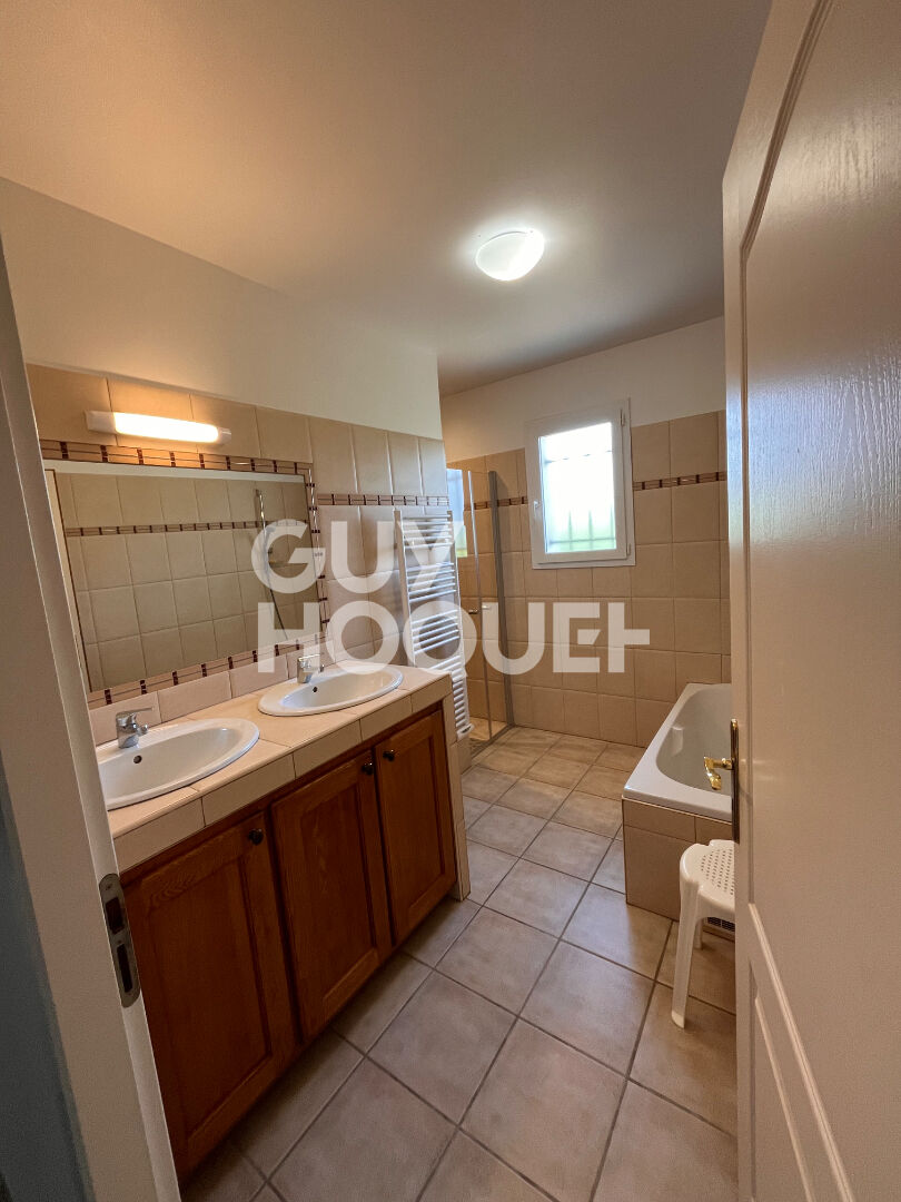 Maison à vendre à Aigues Vives, 34 - 3 chambres avec piscine - V413CB