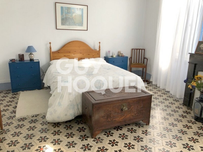 À Vendre  Élégante Maison de Maître au Coeur du Village de Olonzac 34210