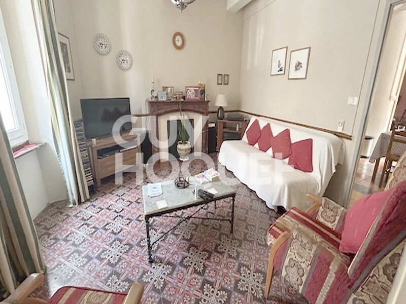 À Vendre  Élégante Maison de Maître au Coeur du Village de Olonzac 34210