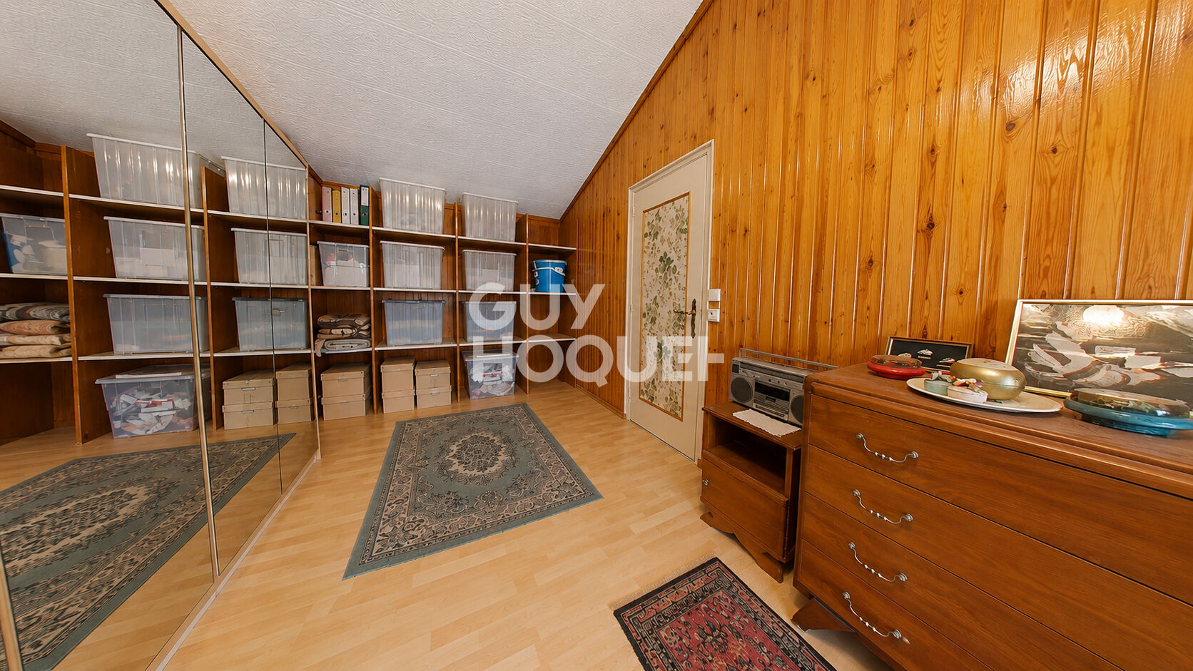 MAISON DE VILLAGE AVEC REMISE ET EXTÉRIEUR