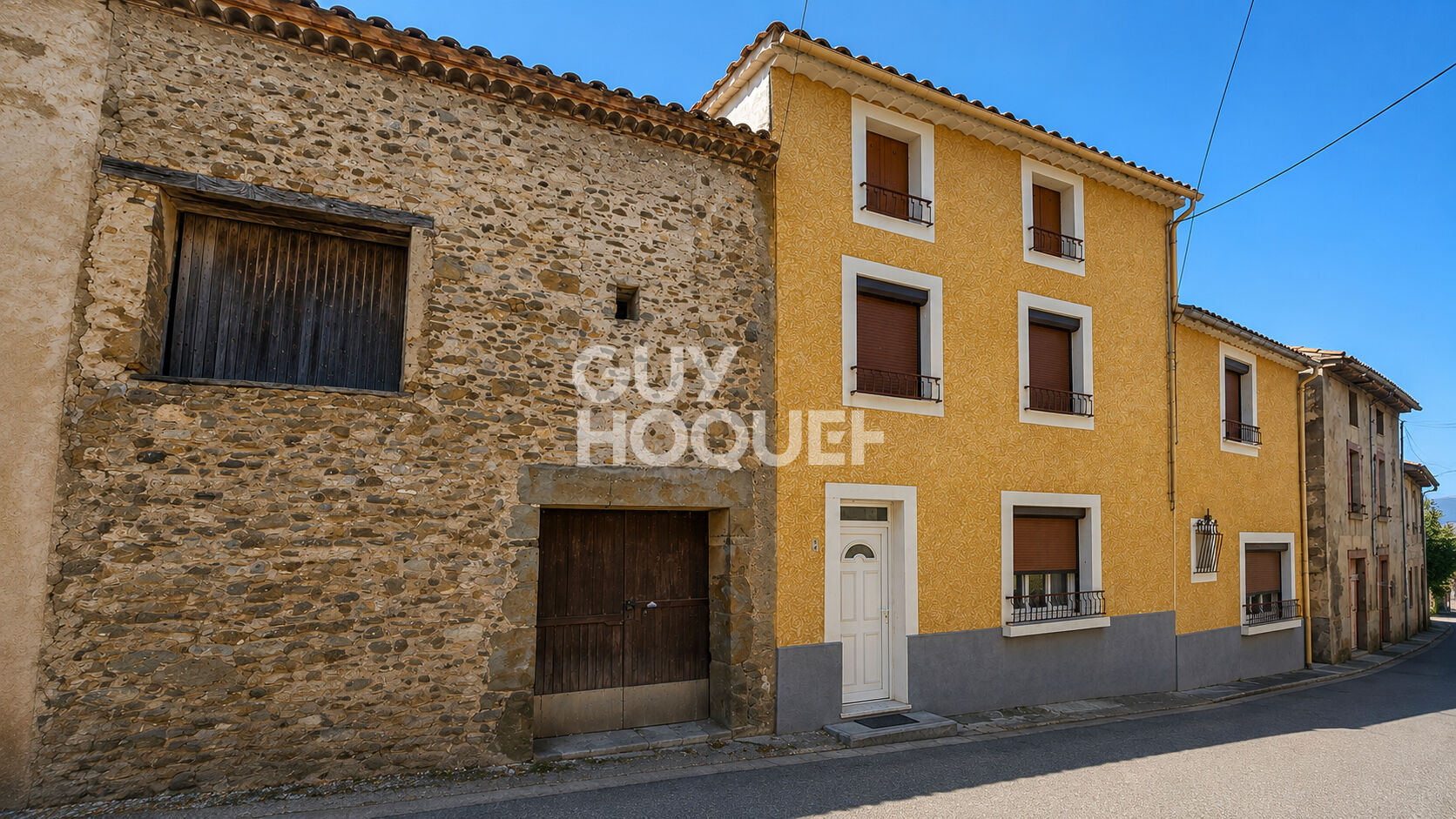 MAISON DE VILLAGE AVEC REMISE ET EXTÉRIEUR