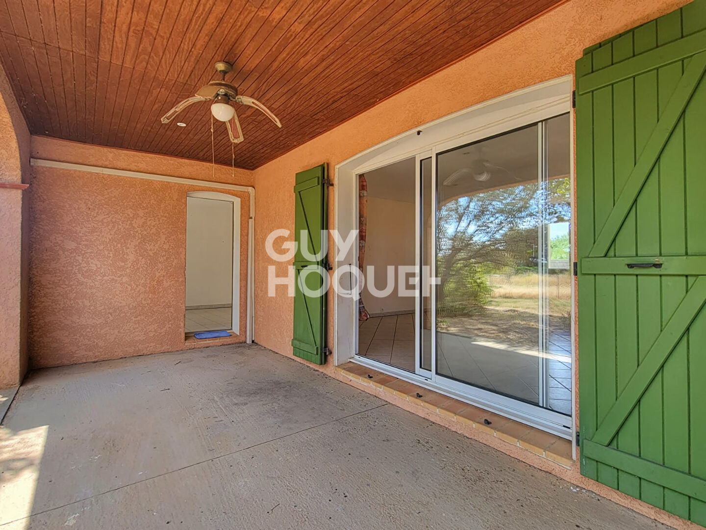 À Pépieux  Villa de plain-pied avec dépendance et grand terrain 1990 m2