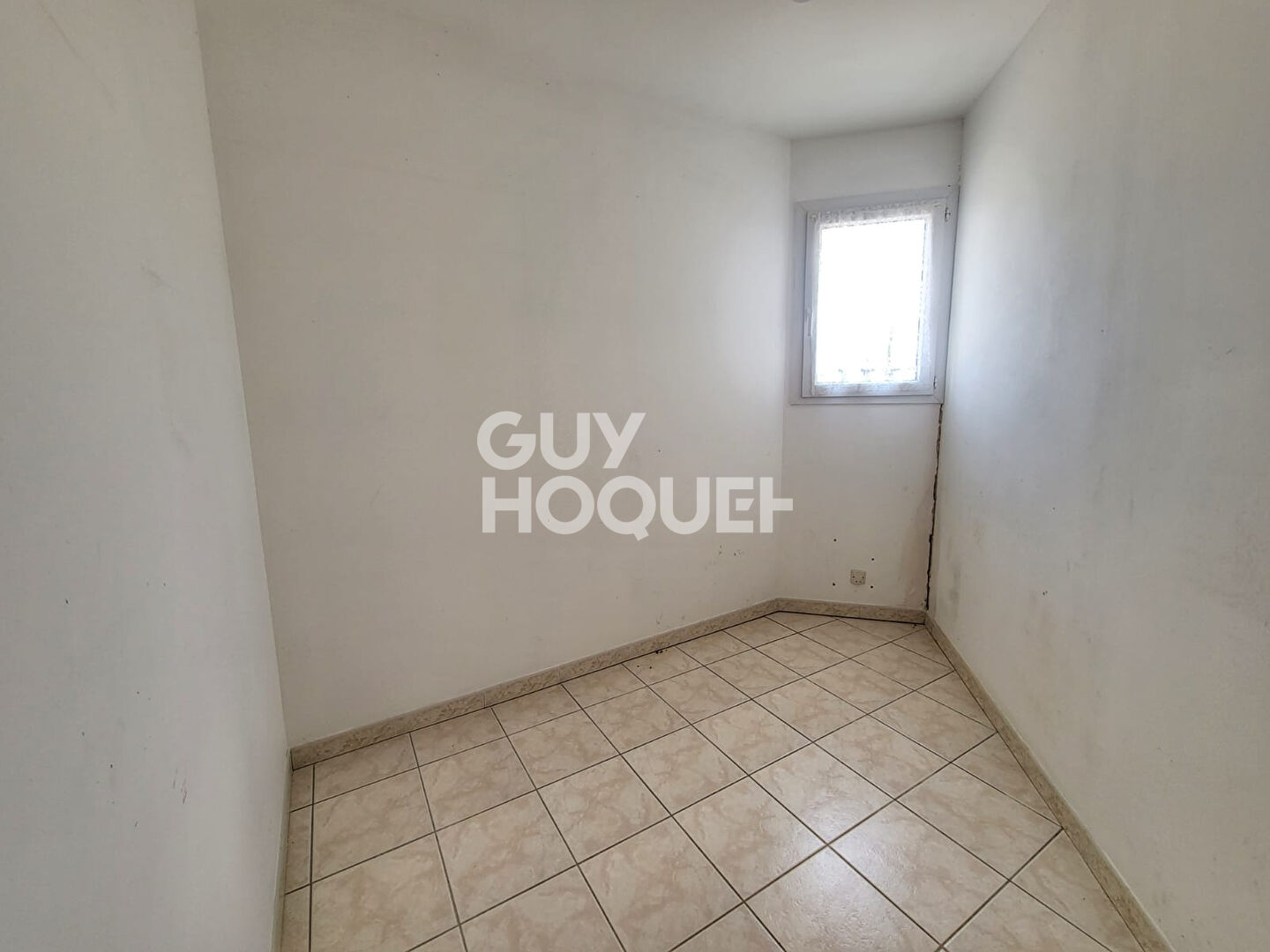 À Pépieux  Villa de plain-pied avec dépendance et grand terrain 1990 m2