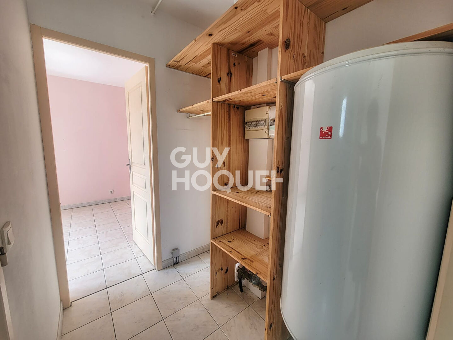 À Pépieux  Villa de plain-pied avec dépendance et grand terrain 1990 m2