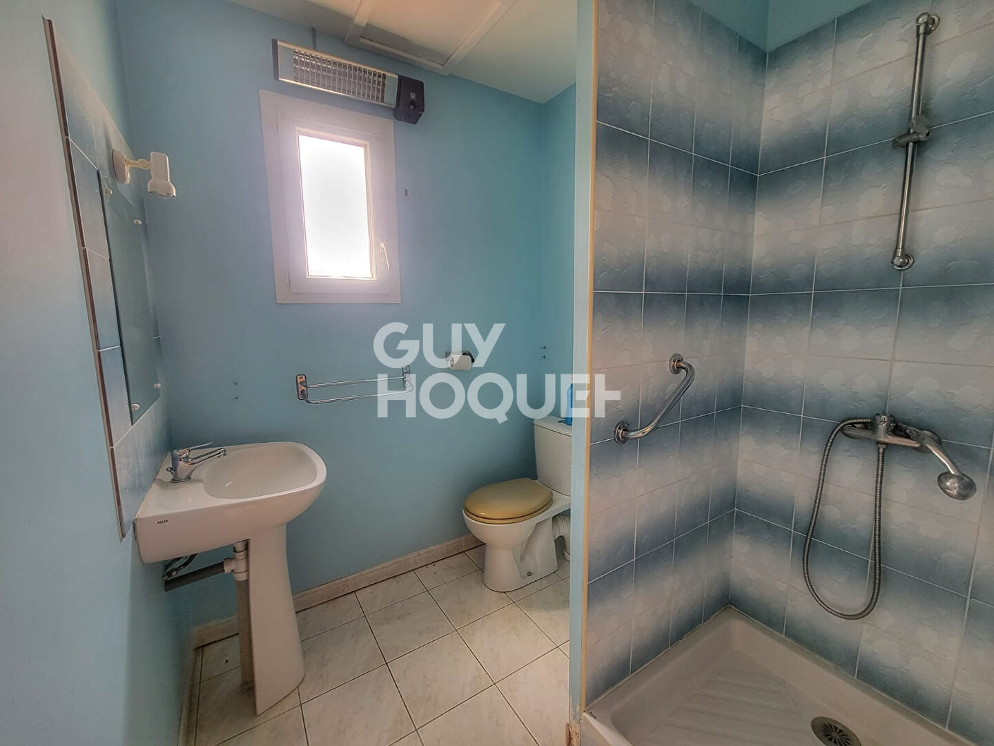 À Pépieux  Villa de plain-pied avec dépendance et grand terrain 1990 m2