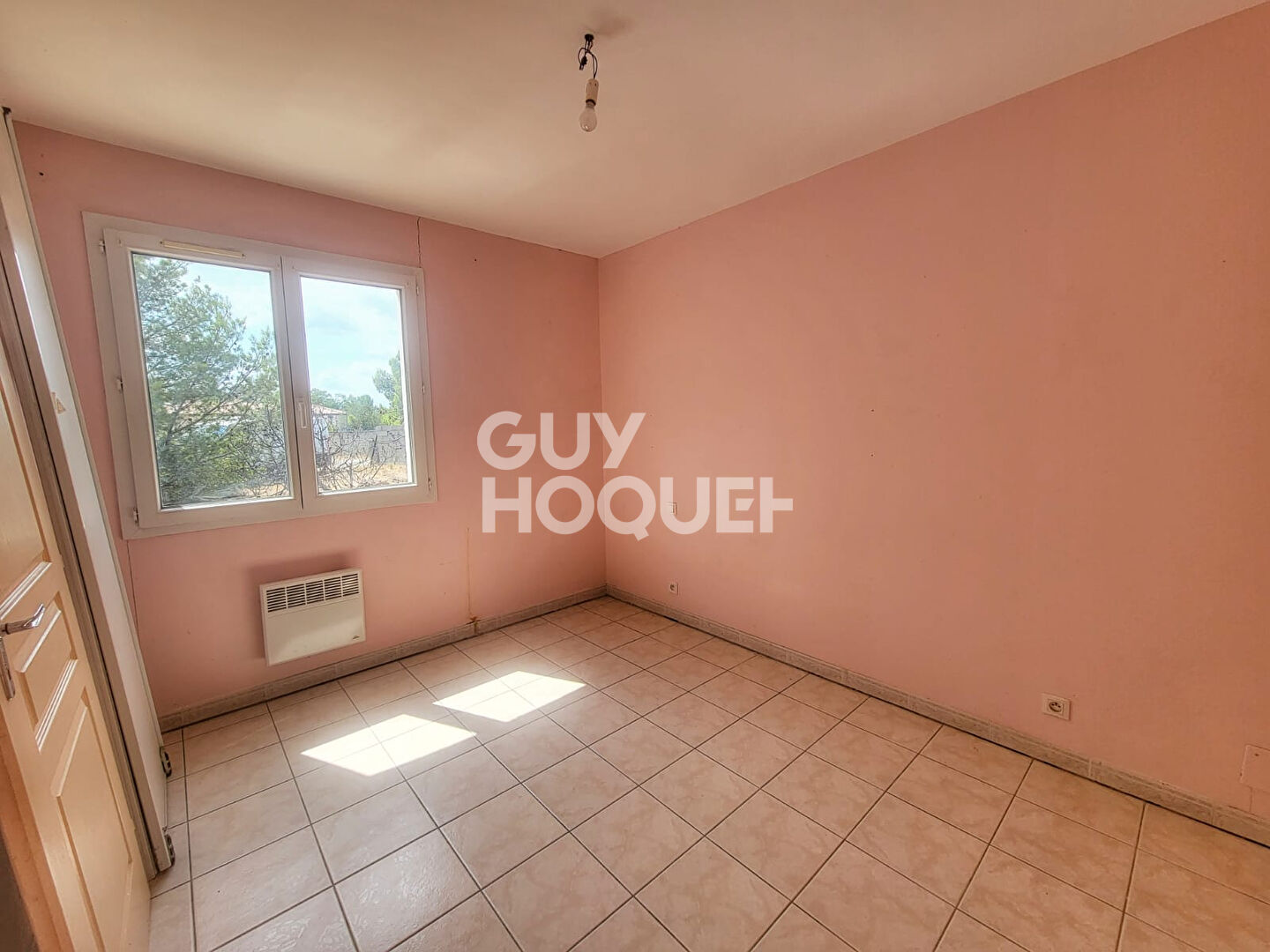 À Pépieux  Villa de plain-pied avec dépendance et grand terrain 1990 m2