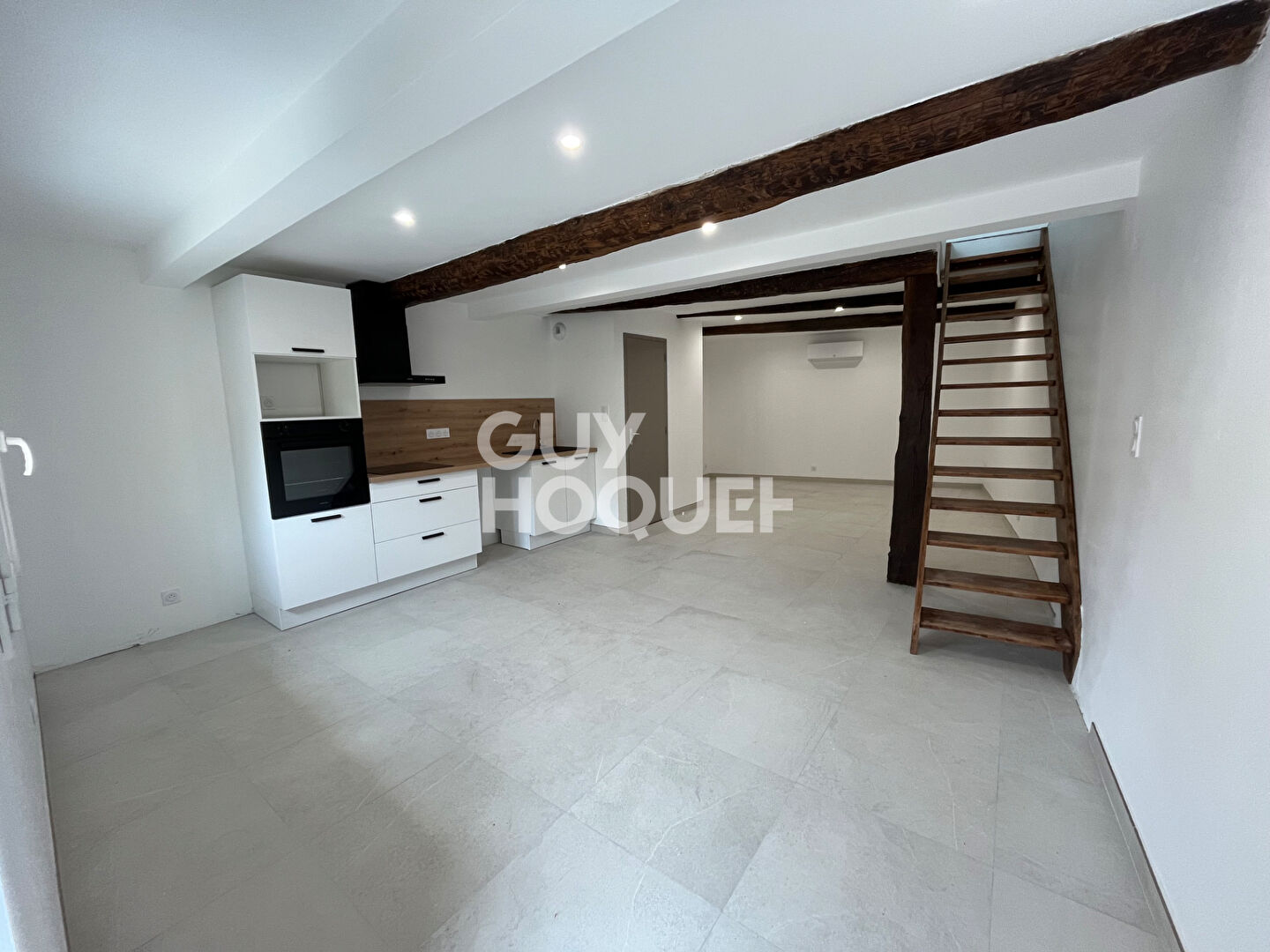 Maison à vendre à Aigues-Vives - Réf V501CB - 149 000 