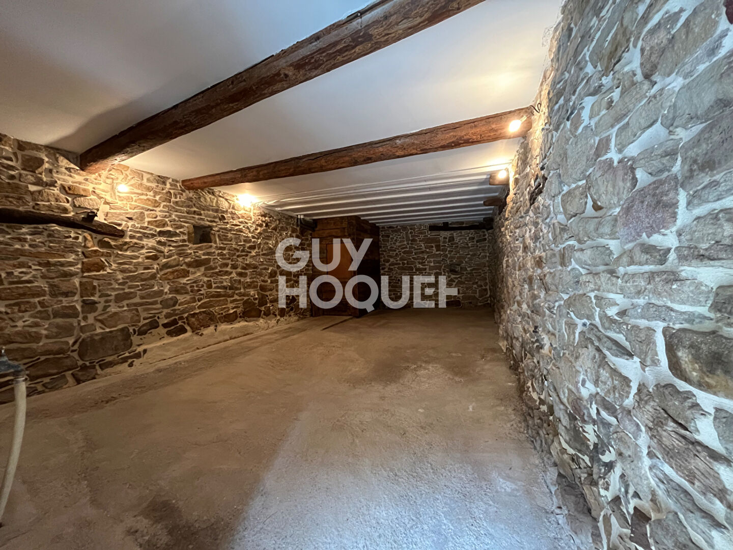 Maison à vendre à Aigues-Vives - Réf V501CB - 149 000 