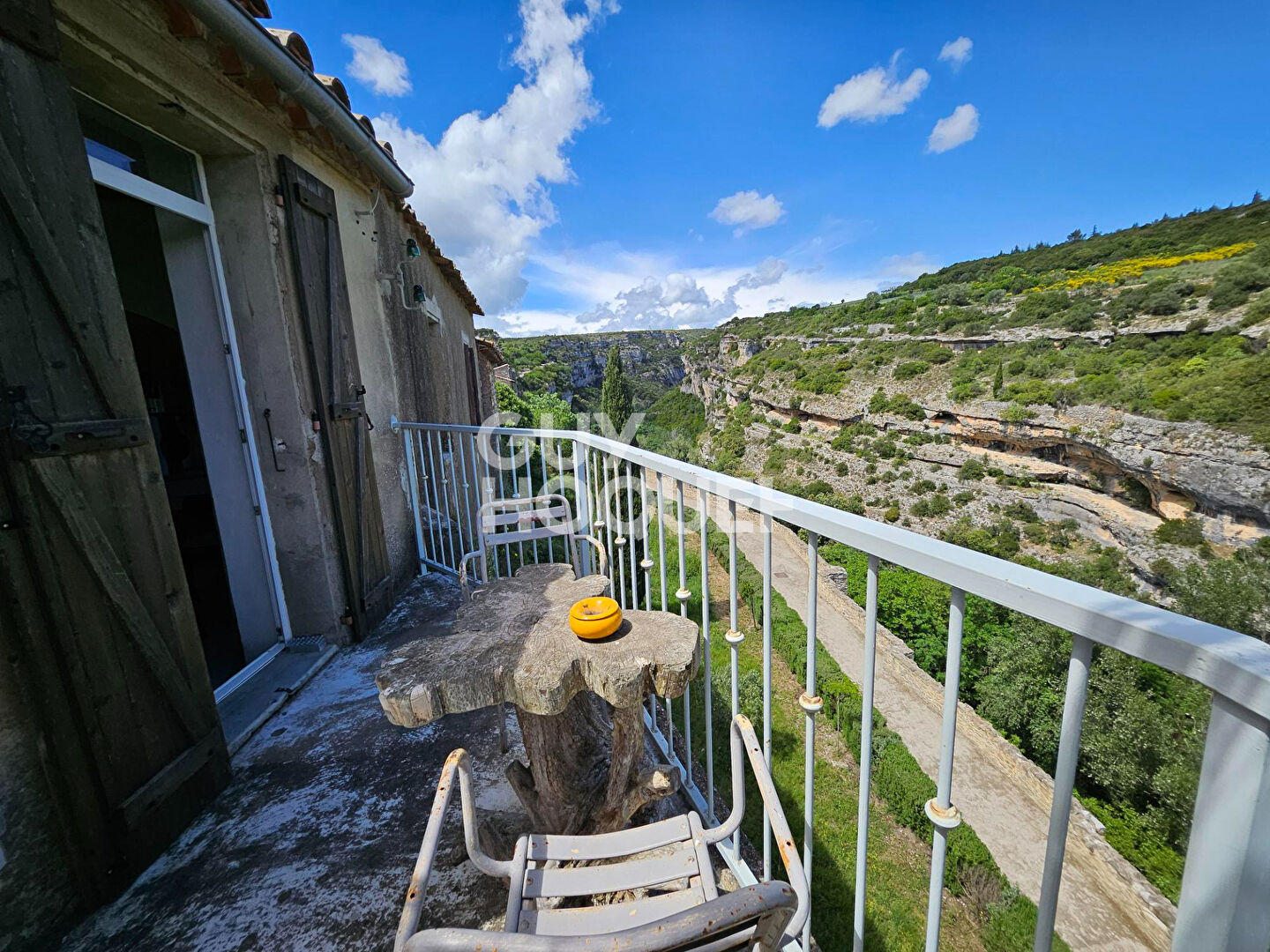 Maison d'exception à vendre à Minerve  Vue imprenable sur la vallée