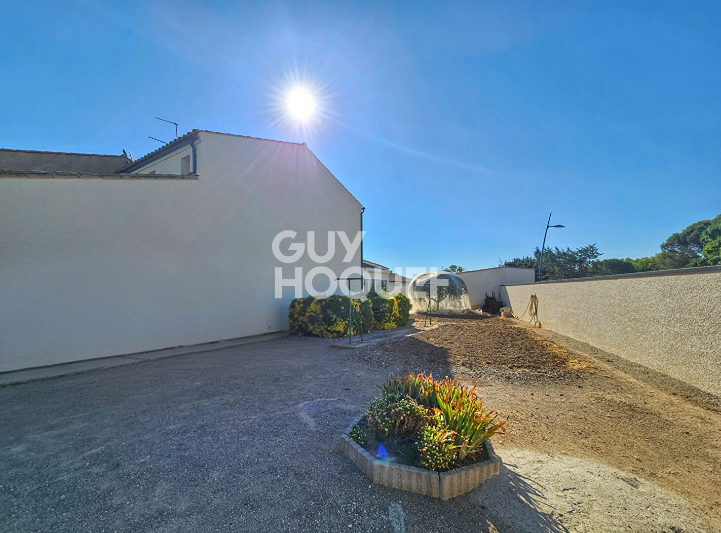 EXCLUSIVITÉ GUY HOQUET - Villa 3 chambres avec véranda et garage à Pépieux