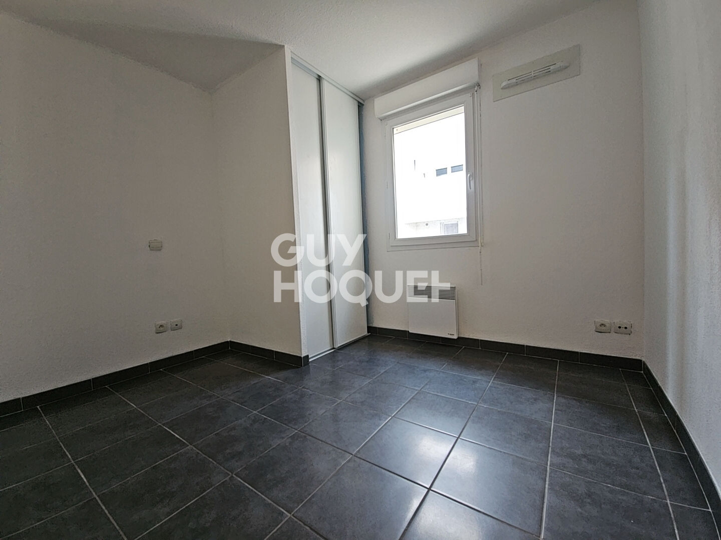 APPARTEMENT T4 DUPLEX 69m² - JARDIN 36m² -GARAGE et PARKING - PROCHE GARE