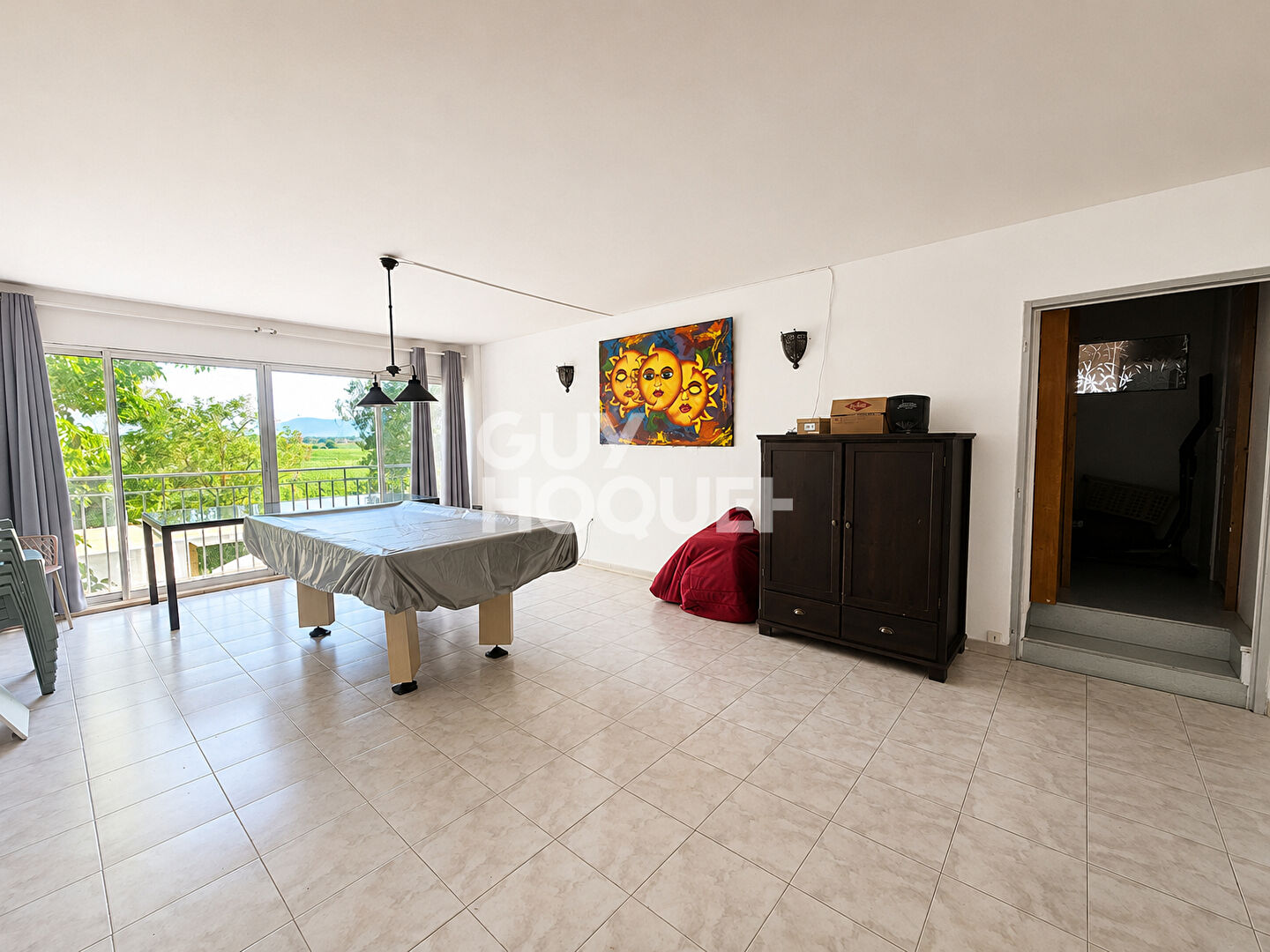 À VENDRE - GRANDE MAISON AVEC PISCINE, ENTRE VIGNES ET GARRIGUE