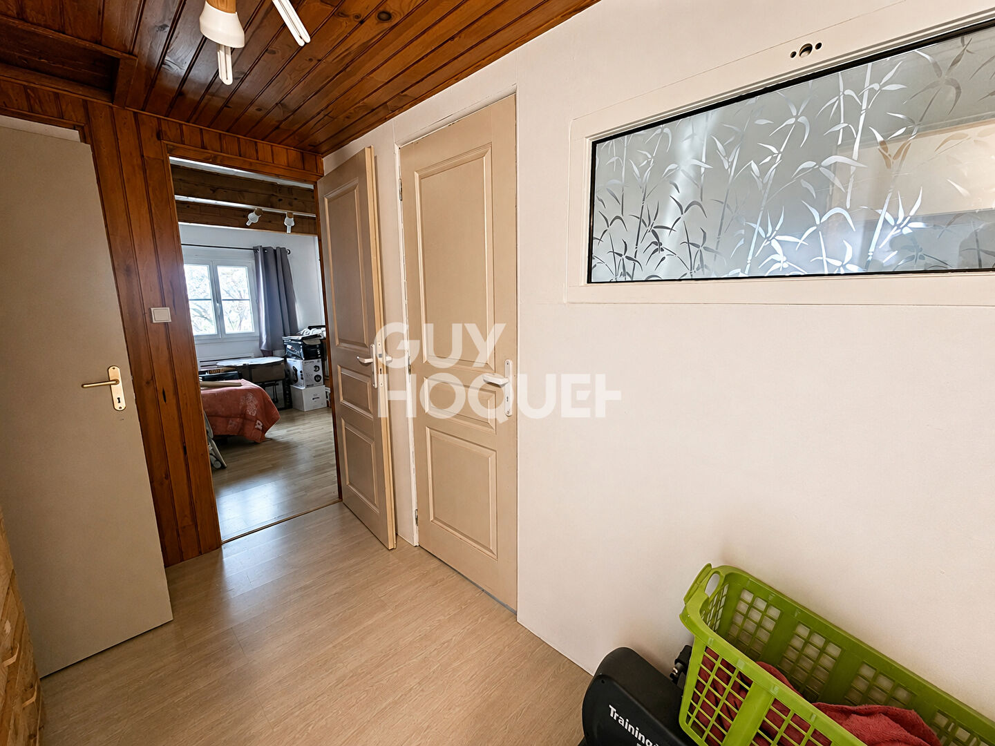 À VENDRE - GRANDE MAISON AVEC PISCINE, ENTRE VIGNES ET GARRIGUE