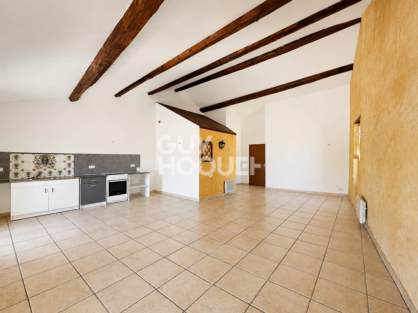 À LOUER - APPARTEMENT STYLE LOFT À BEAUFORT - 450 /MOIS