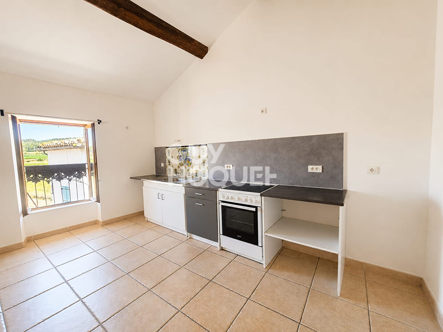 À LOUER - APPARTEMENT STYLE LOFT À BEAUFORT - 450 /MOIS