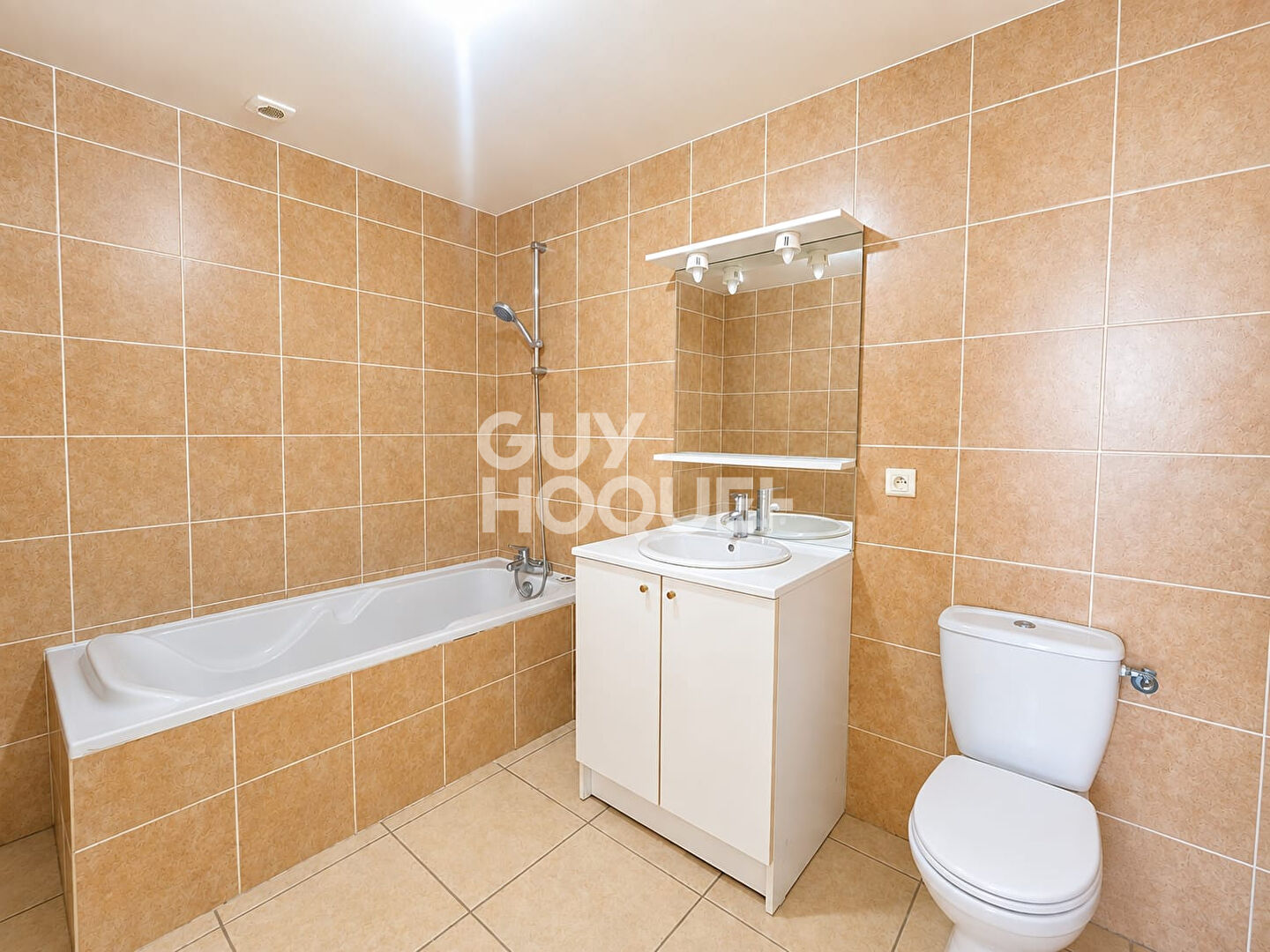 À LOUER - APPARTEMENT STYLE LOFT À BEAUFORT - 450 /MOIS