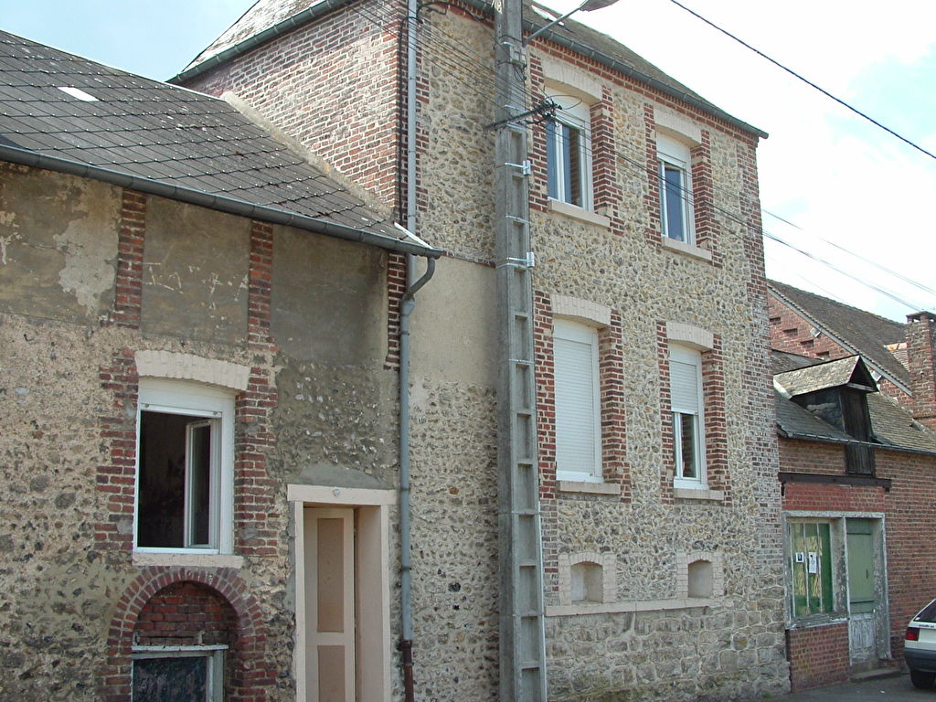 BOURG TOUS COMMERCES PROCHE FORGES