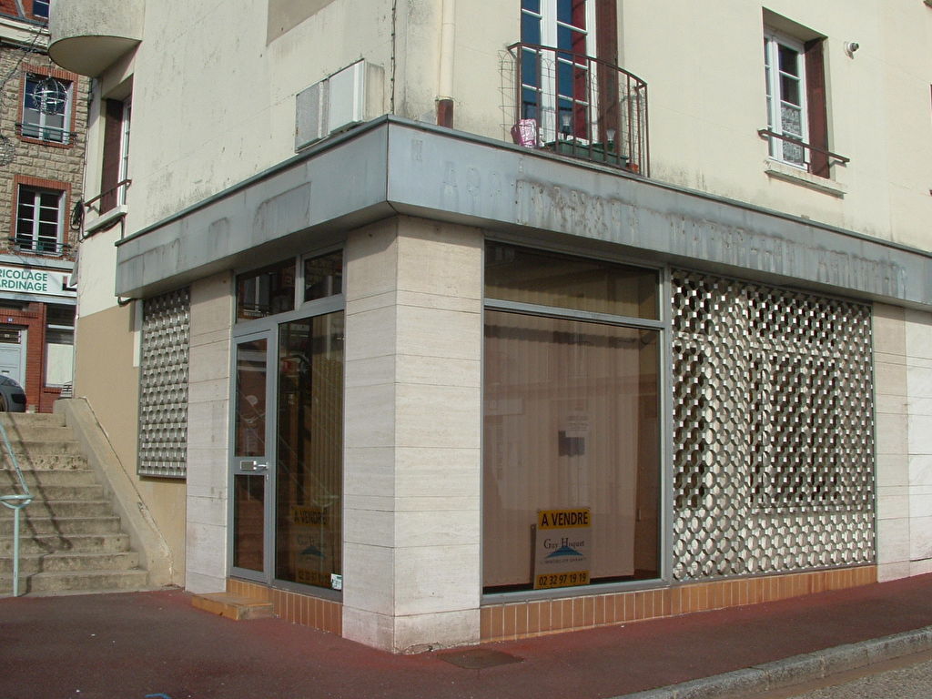 NEUFCHATEL EN BRAY RUE PRINCIPALE