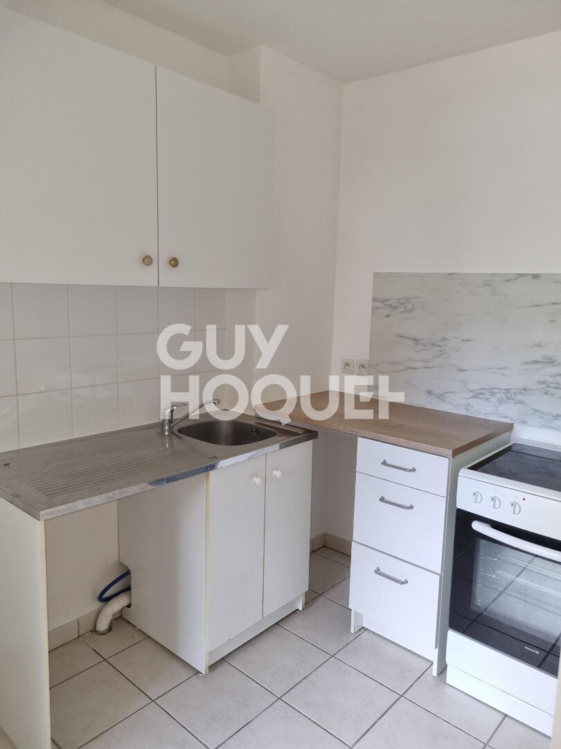 STUDIO à NEUILLY PLAISANCE