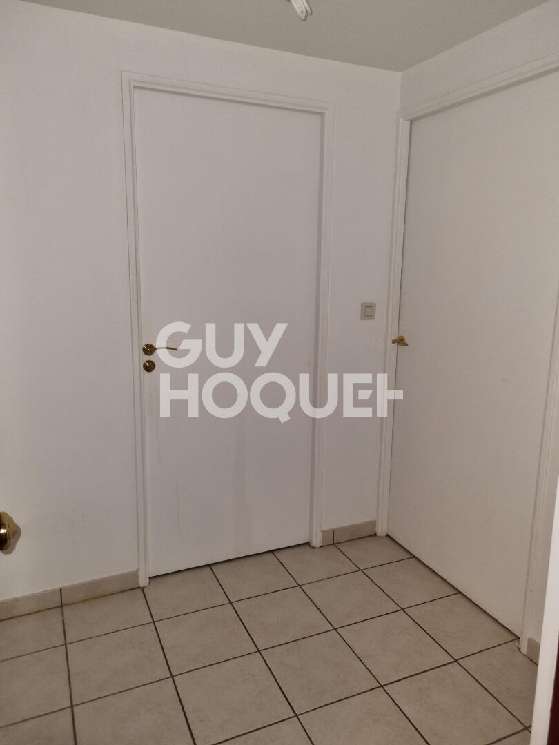 STUDIO à NEUILLY PLAISANCE