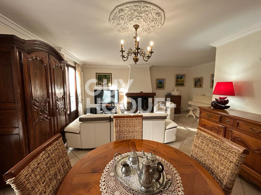 Maison  8 pièce(s) 176 m2