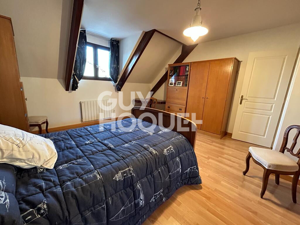 Maison  8 pièce(s) 176 m2