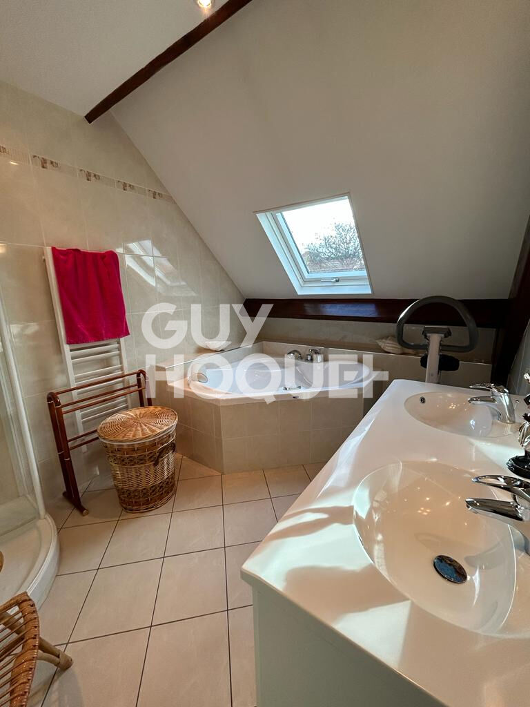 Maison  8 pièce(s) 176 m2