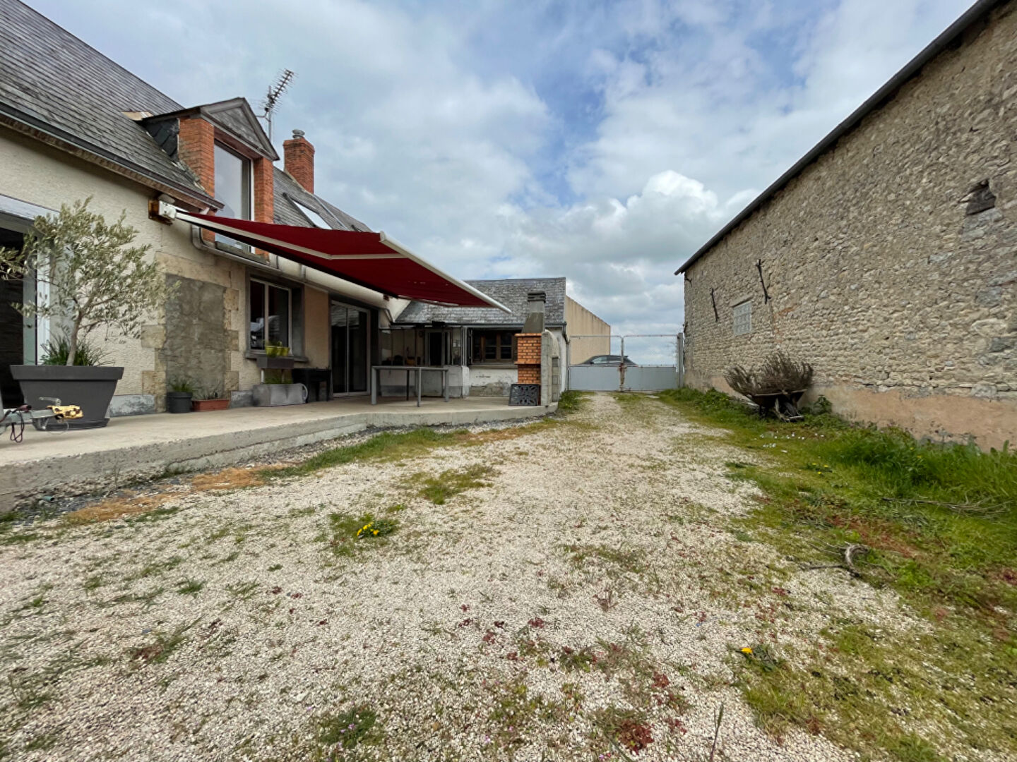 MAISON T5 PROCHE BAZOCHES LES GALLERANDES