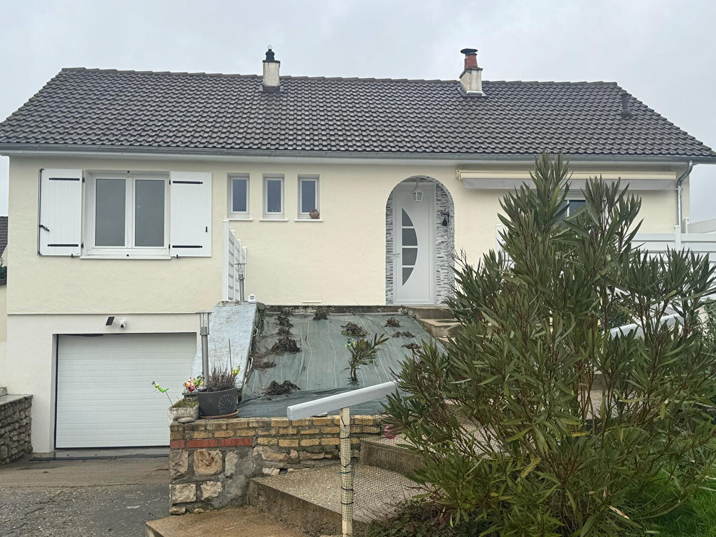 Maison sur sous sol total 98 m² 3 chambres 1022 m² de terrain