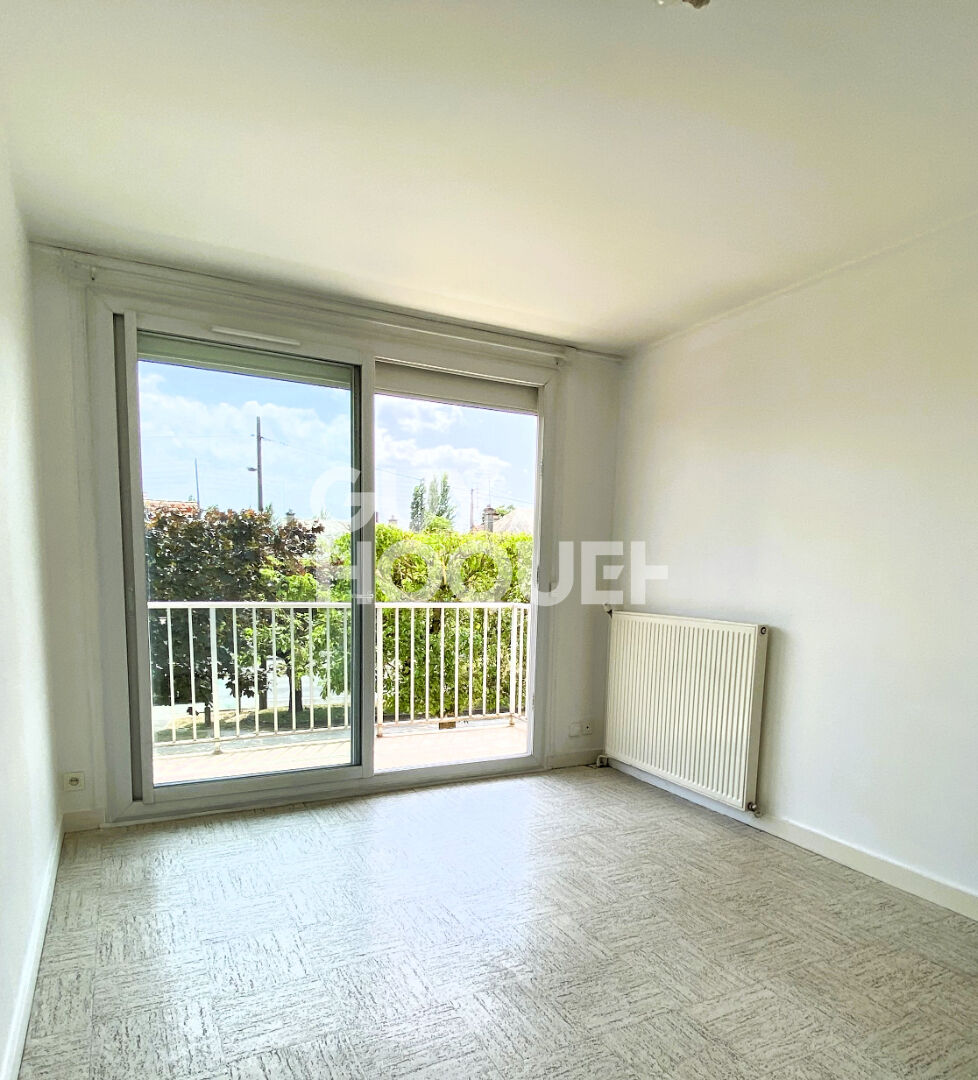 FLEURY LES AUBRAIS proche gare - Appartement  41 m²